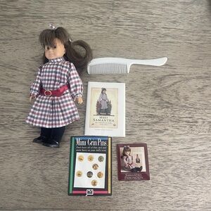 THE AMERICAN GIRL COLLECTION MINI SAMANTHA 6 1/2" DOLL w/ HARDCOVER BOOK